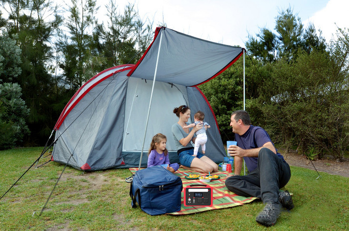 Высокопрочный солнечный генератор мощностью 600 Вт для мобильной зарядки